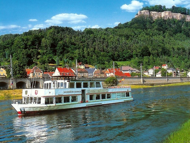 BRUNCHFAHRT AUF DER ELBE