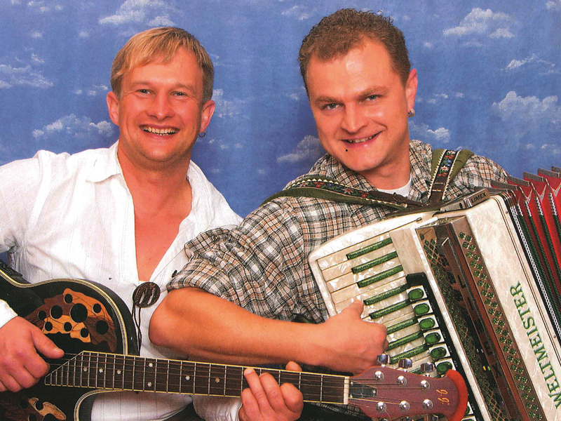 MARTINSGANSESSEN MIT DEN WALDSPITZBUBEN